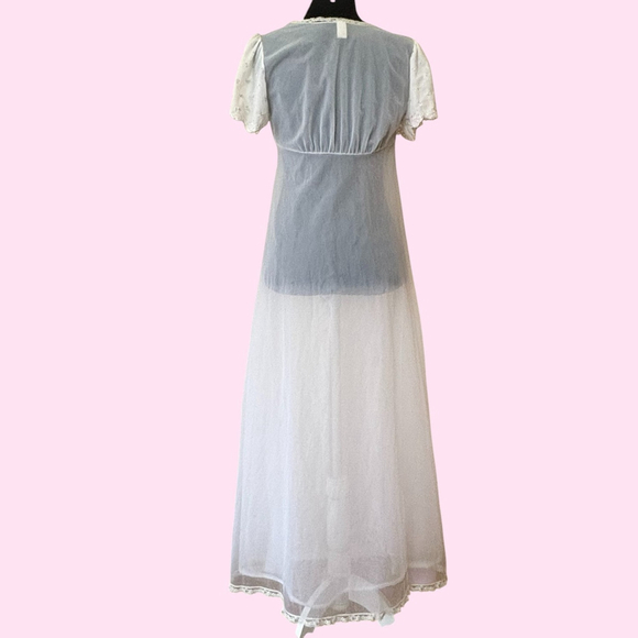 Vintage Lenora White Peignoir Embroidered Rose Size Small - Picture 4 of 14